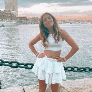 Meet your Posher, Elizabeth